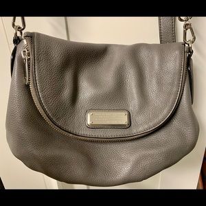 Marc by Marc Jacobs New Q Natasha Leather Crossbody Bag in Faded Aluminum